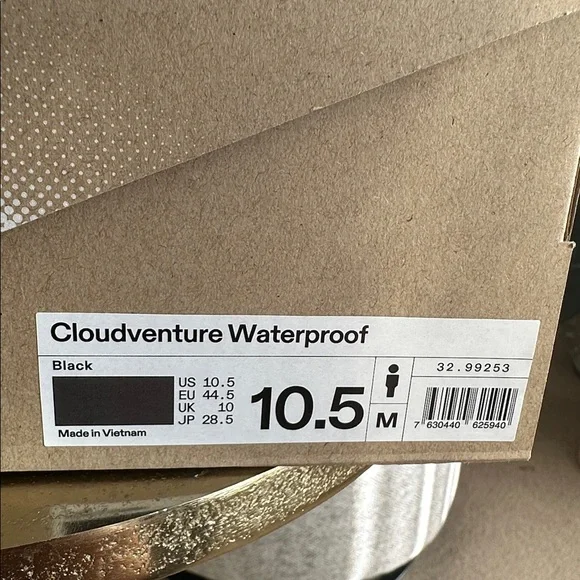 New in box, Men On Cloudventure waterproof , size 10.5, Black 32.99253 - Picture 6 of 6
